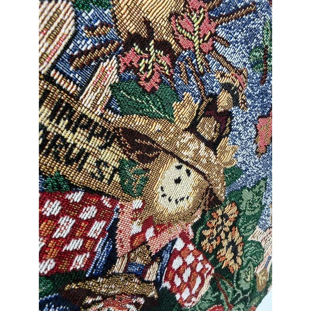 Unbranded table runner